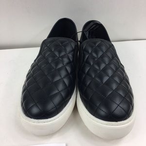 Time and Tru Women’s Black slip on shoe size 9